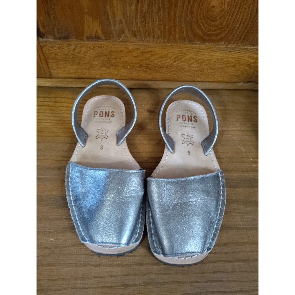 Pons Avarca Classic Style sandal in metallic Silver Size 8